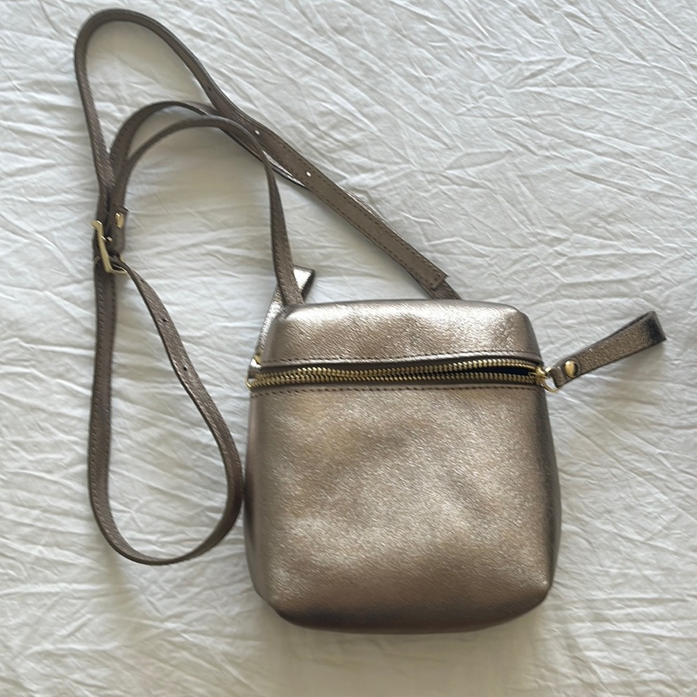 Metallic warm silver/ white gold crossbody purse
